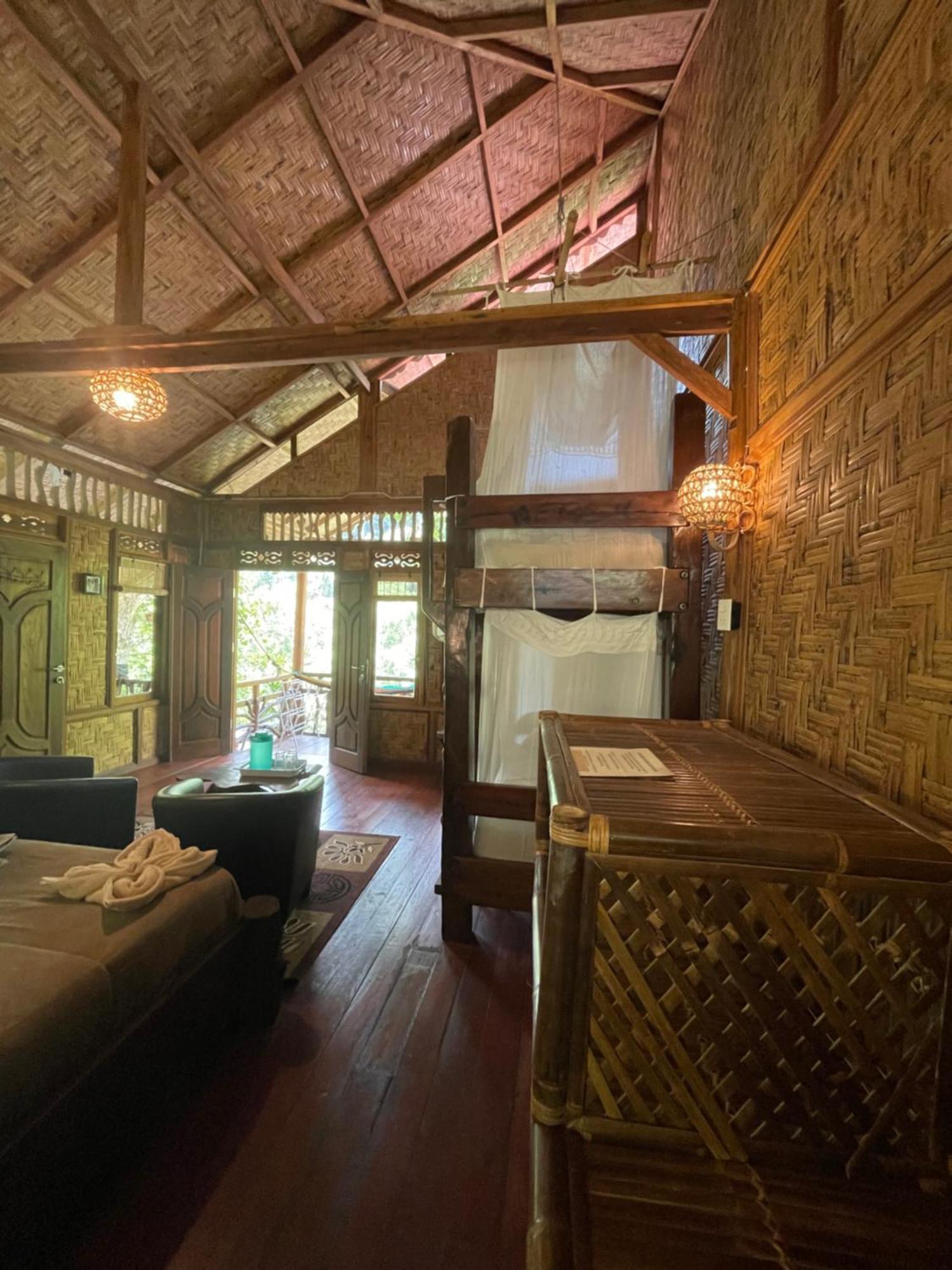 Kupu Kupu Garden Guest House & Cafe Bukit Lawang Zewnętrze zdjęcie
