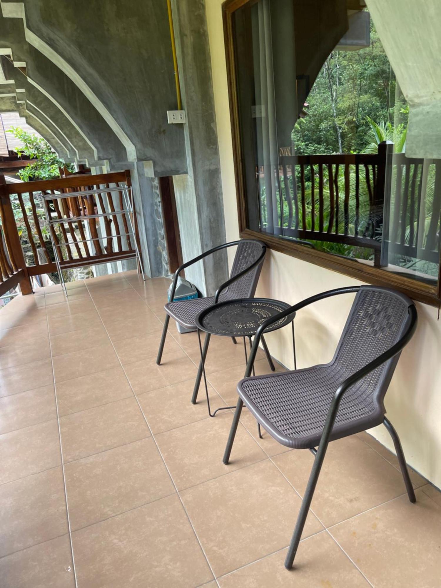 Kupu Kupu Garden Guest House & Cafe Bukit Lawang Zewnętrze zdjęcie