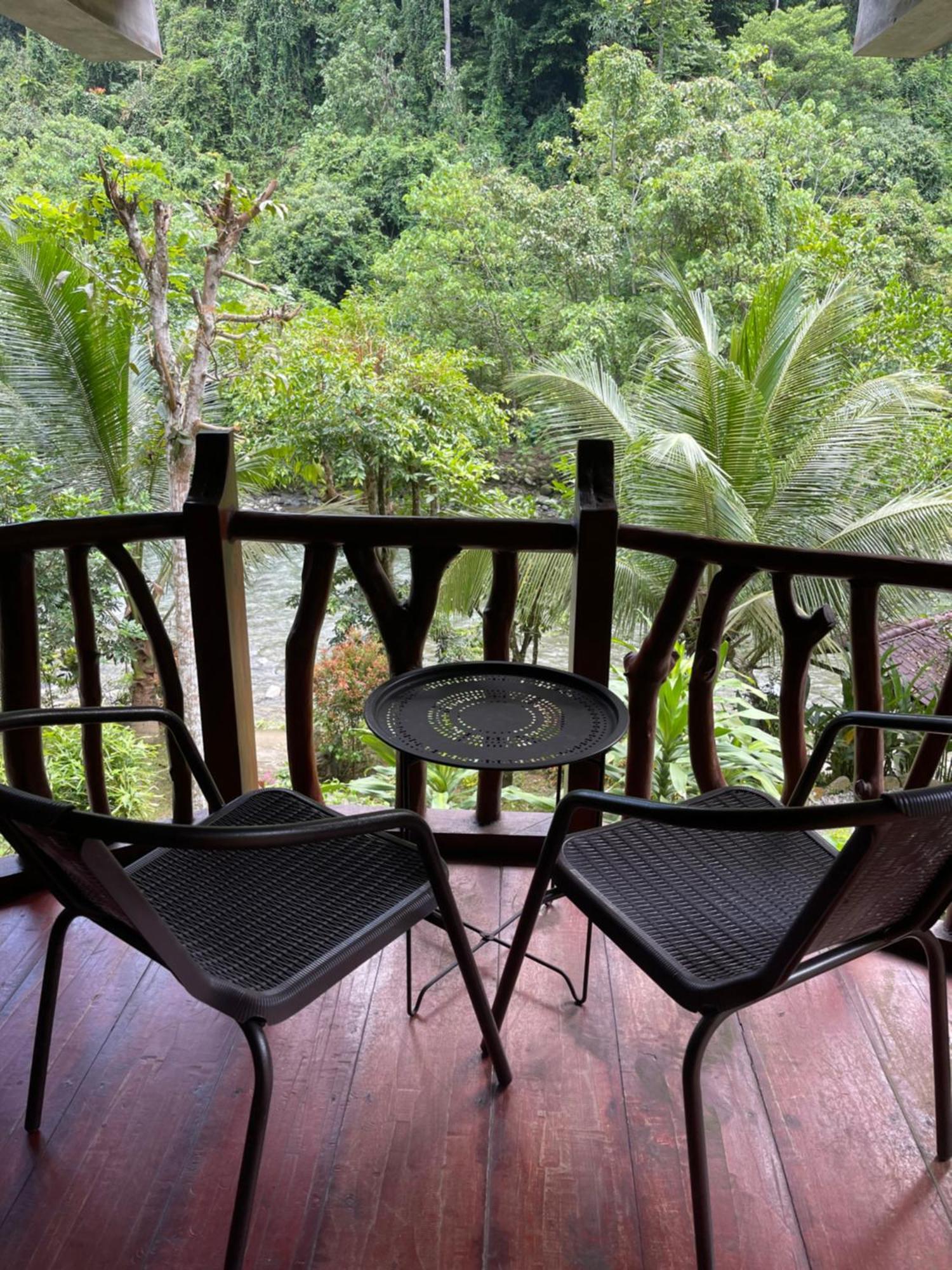 Kupu Kupu Garden Guest House & Cafe Bukit Lawang Zewnętrze zdjęcie