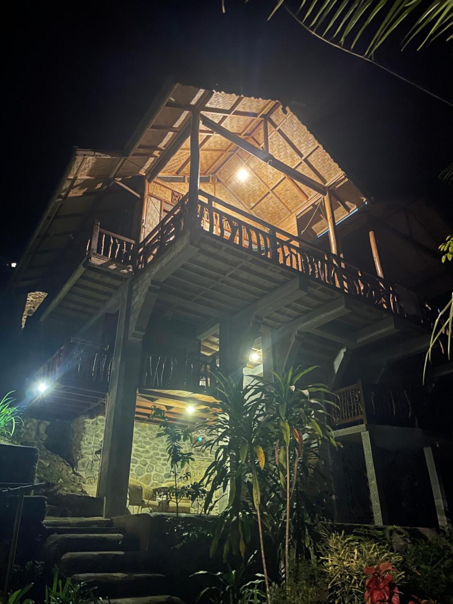 Kupu Kupu Garden Guest House & Cafe Bukit Lawang Zewnętrze zdjęcie
