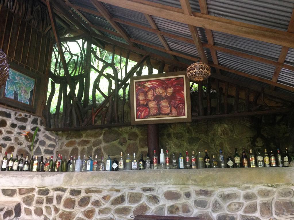 Kupu Kupu Garden Guest House & Cafe Bukit Lawang Zewnętrze zdjęcie