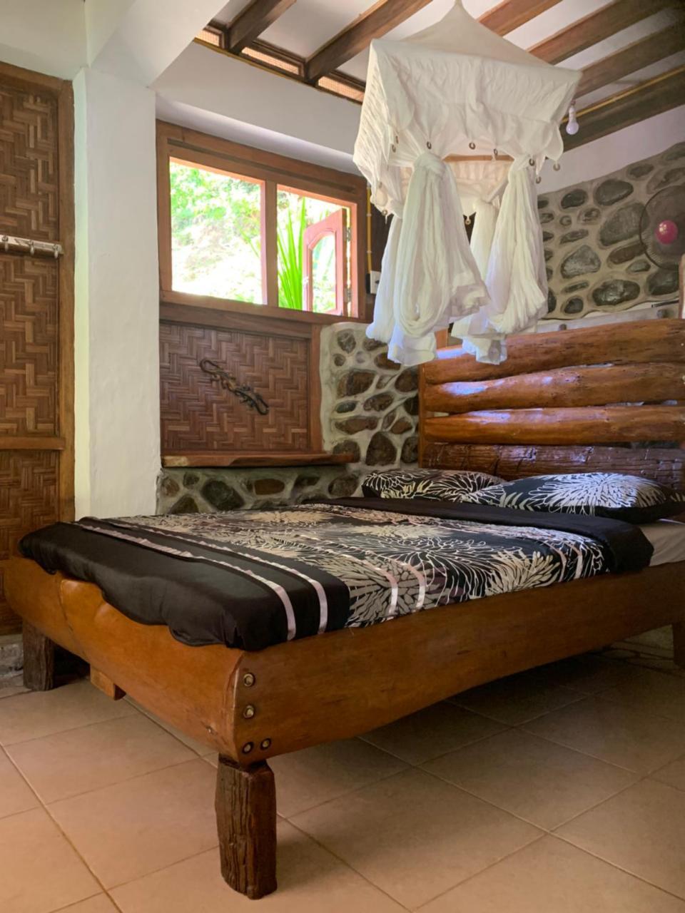Kupu Kupu Garden Guest House & Cafe Bukit Lawang Zewnętrze zdjęcie